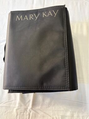 Mary Kay Black Hanging Organizer with Clear Zip Pockets